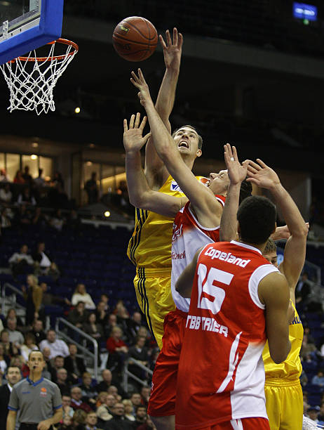 势均力敌 势均力敌