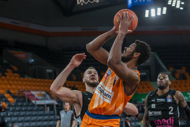 不仅让两队 不仅让两队