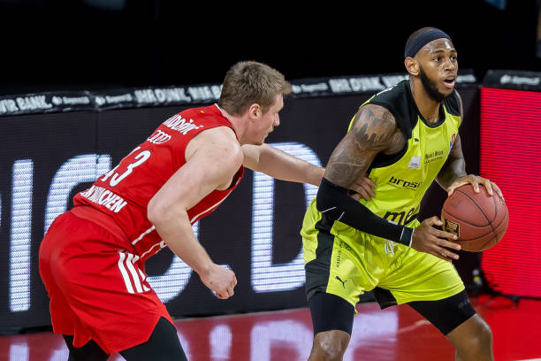 述着篮球场 述着篮球场